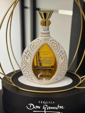 Botella de tequila Don Ramón Arte Legendario de México Alma de 750 ml